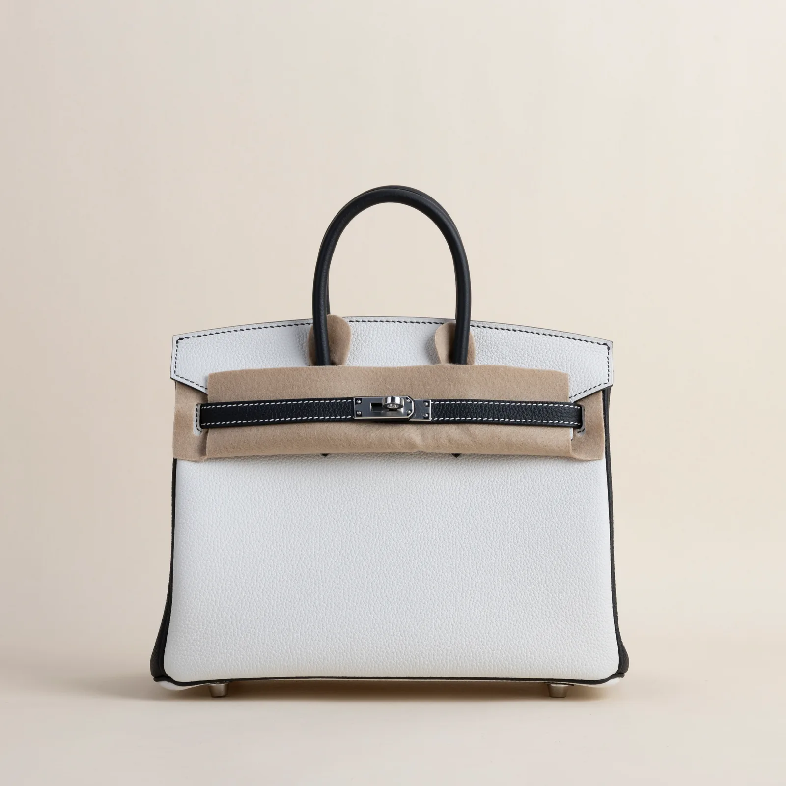 Birkin 25cm Togo 01 Blanc/ 89 Noir PHW, Birkin series, 01 Blanc/ 89 Noir colorway, Togo leather, Silver hardware, 25cm size, hero image