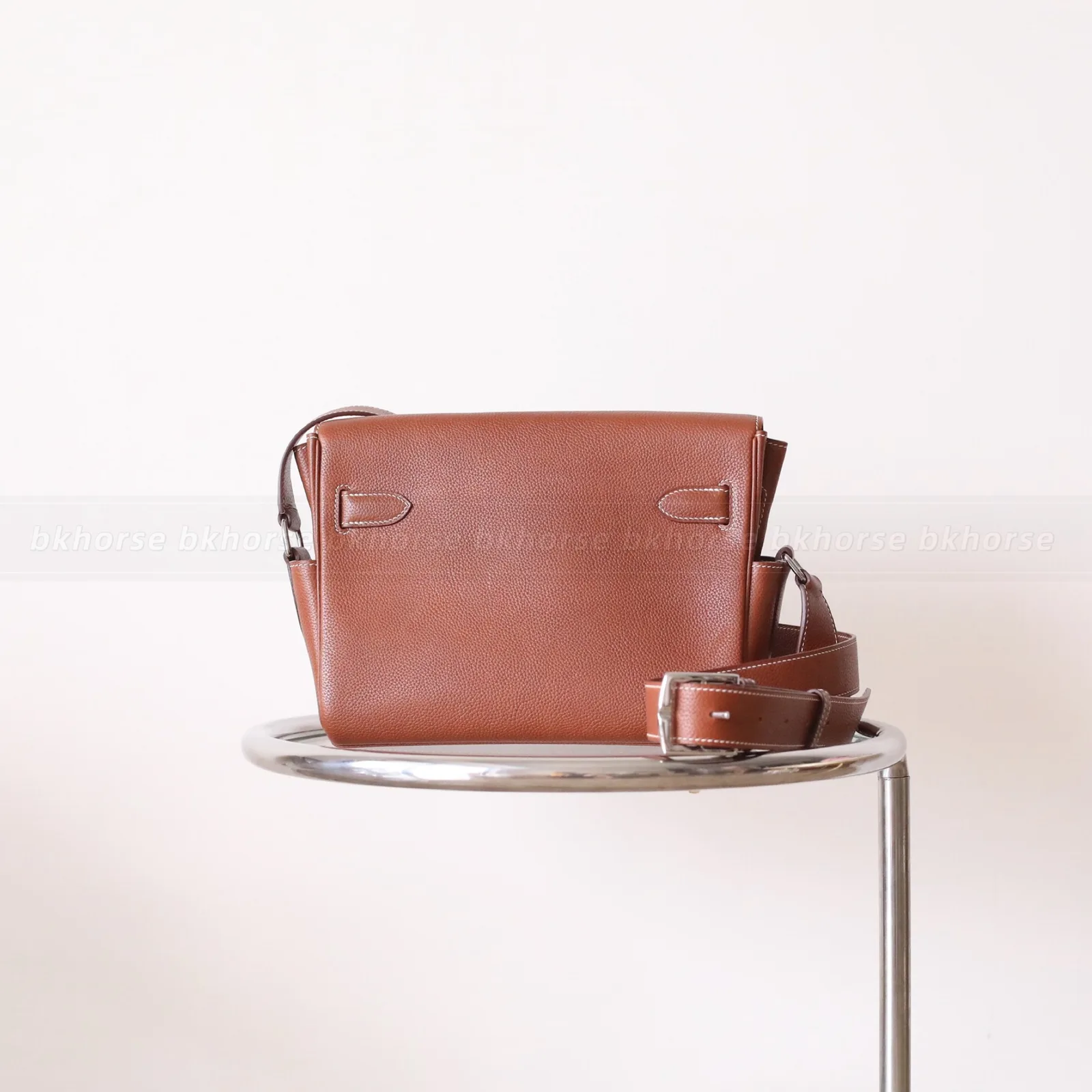 Kelly Messenger PM Gold Faubourg Barenia Silver Hardware, série Kelly, cor Gold, couro Kelly Messenger Pm Gold Faubourg Barenia Silver Hardware Gold P