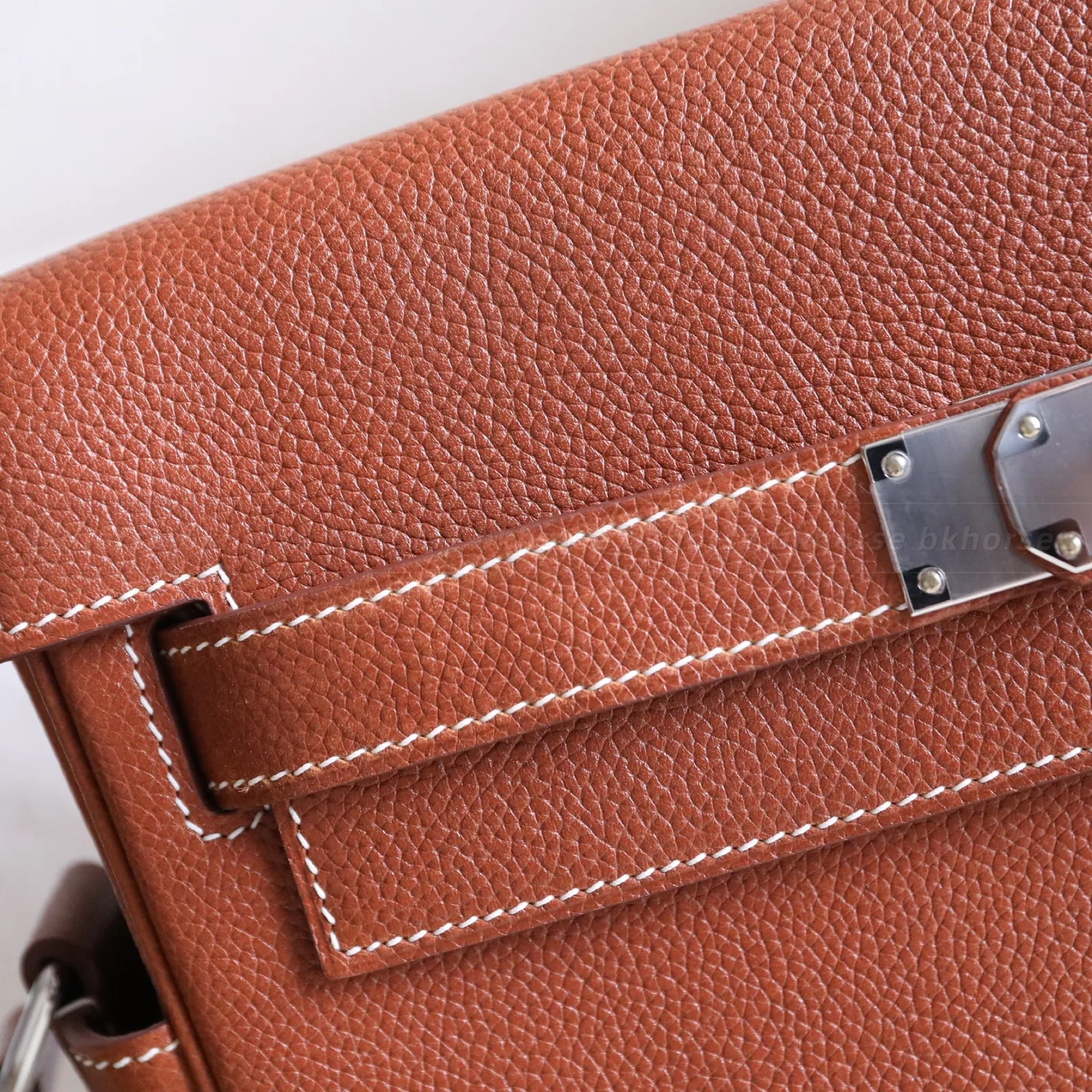 Kelly Messenger PM Gold Faubourg Barenia Silver Hardware, série Kelly, cor Gold, couro Kelly Messenger Pm Gold Faubourg Barenia Silver Hardware Gold P