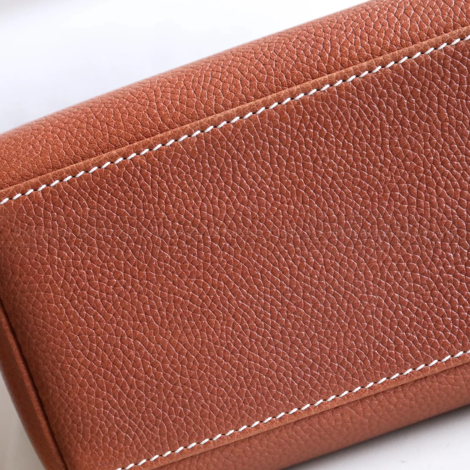 Kelly Messenger PM Gold Faubourg Barenia Silver Hardware, série Kelly, cor Gold, couro Kelly Messenger Pm Gold Faubourg Barenia Silver Hardware Gold P