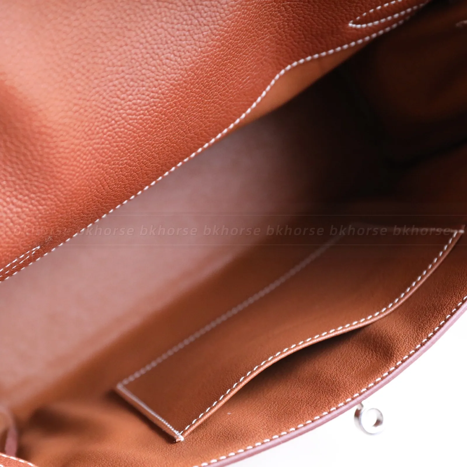 Kelly Messenger PM Gold Faubourg Barenia Silver Hardware, série Kelly, cor Gold, couro Kelly Messenger Pm Gold Faubourg Barenia Silver Hardware Gold P