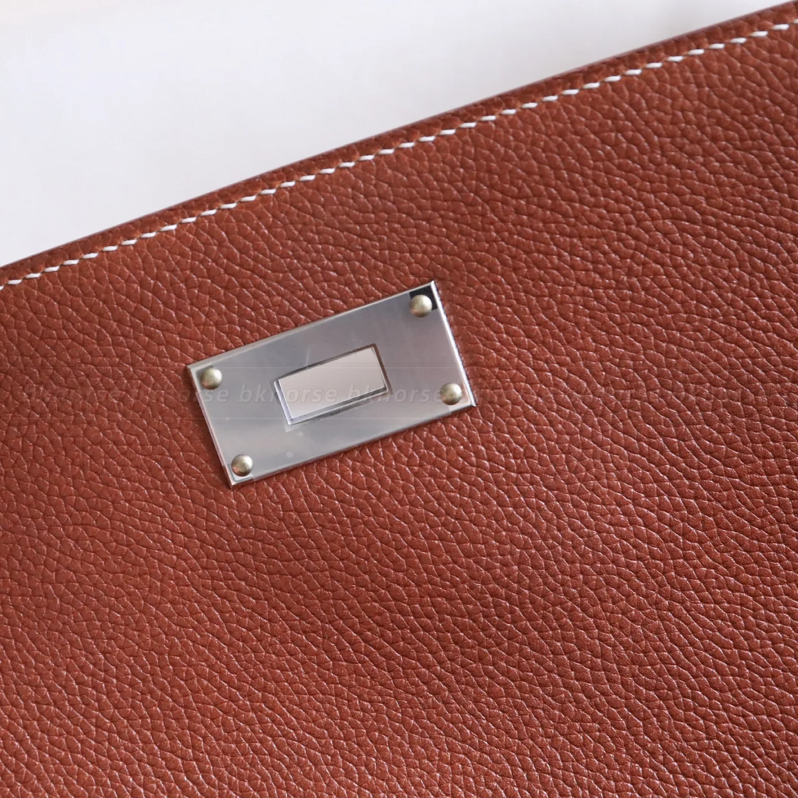 Kelly Messenger PM Gold Faubourg Barenia Silver Hardware, série Kelly, cor Gold, couro Kelly Messenger Pm Gold Faubourg Barenia Silver Hardware Gold P