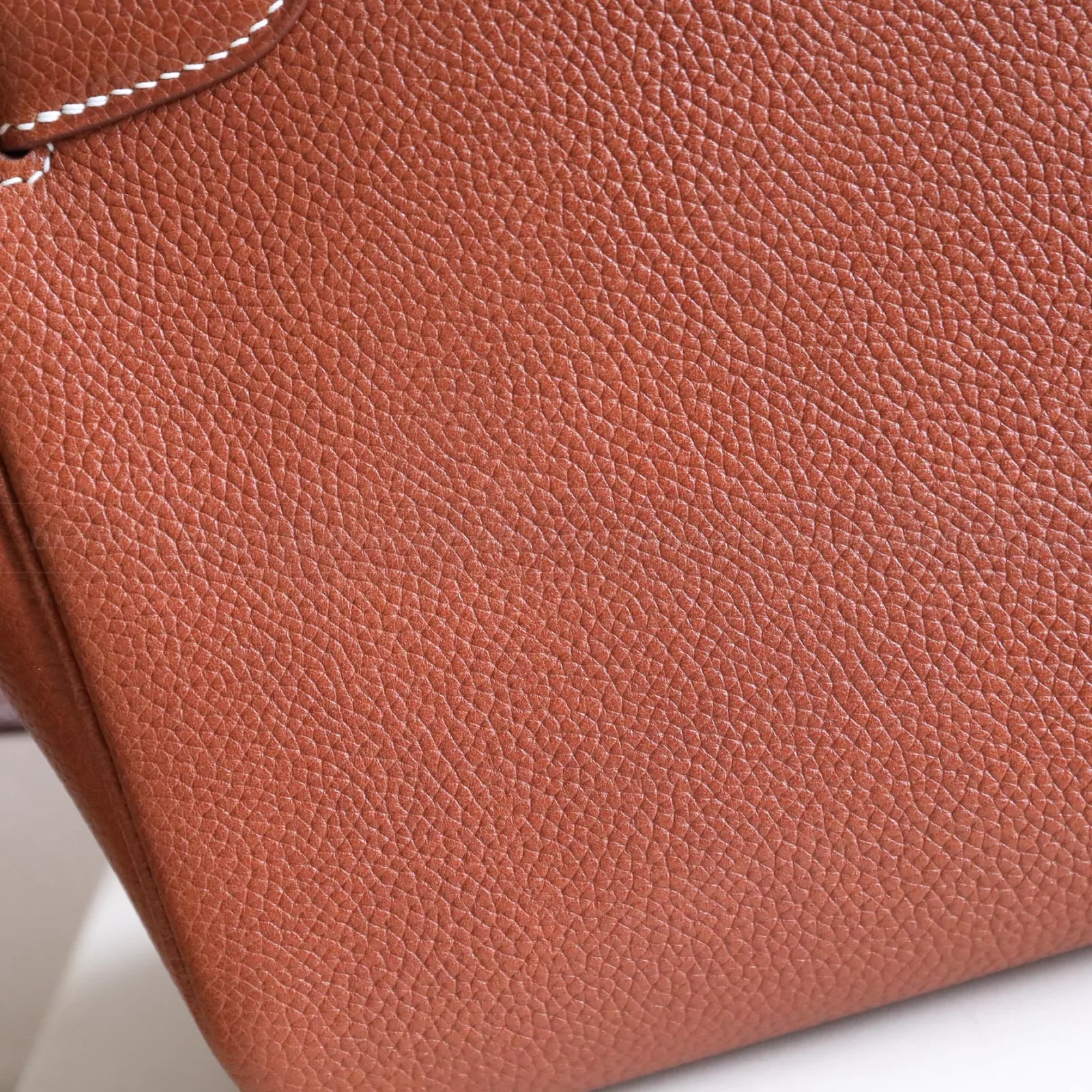 Kelly Messenger PM Gold Faubourg Barenia Silver Hardware, série Kelly, cor Gold, couro Kelly Messenger Pm Gold Faubourg Barenia Silver Hardware Gold P