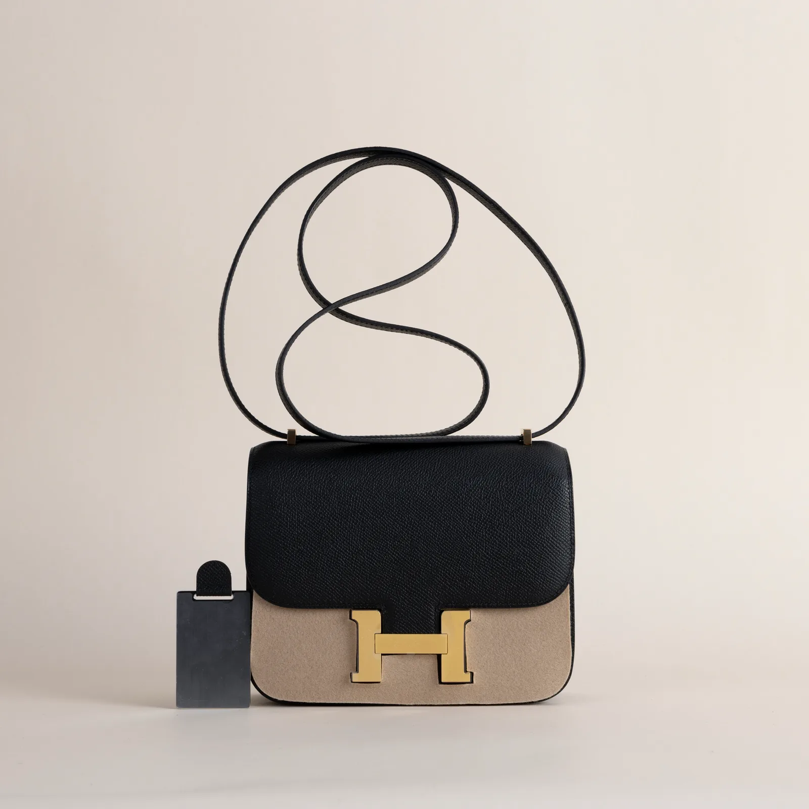 Constance 18CM Epsom 89 Noir GHW, Constance series, 89 Noir colorway, Epsom leather, Gold hardware, 18CM size, hero image