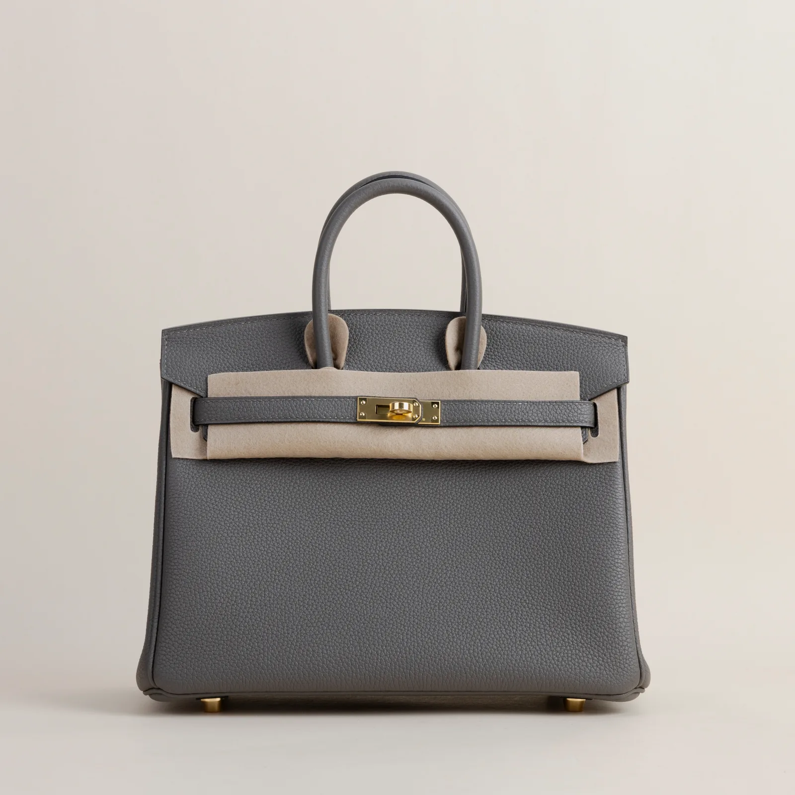 Birkin 25cm Togo 8F Etain GHW, Birkin series, 8F Etain colorway, Togo leather, Gold hardware, 25cm size, hero image