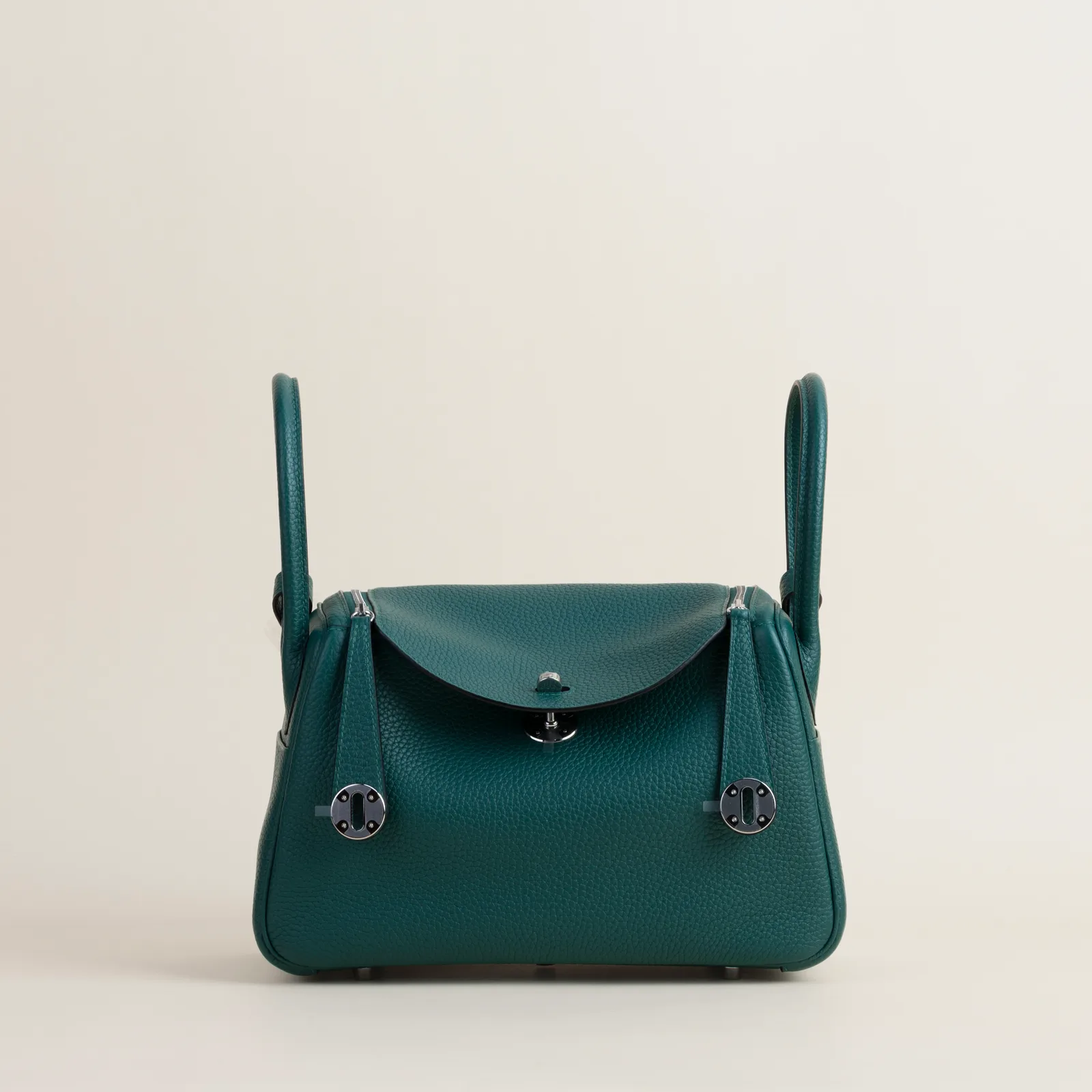 Lindy 26cm Clemence leather Z6 Malachite PHW, Lindy series, leather Z6 Malachite colorway, Clemence leather, Silver hardware, 26cm size, hero image