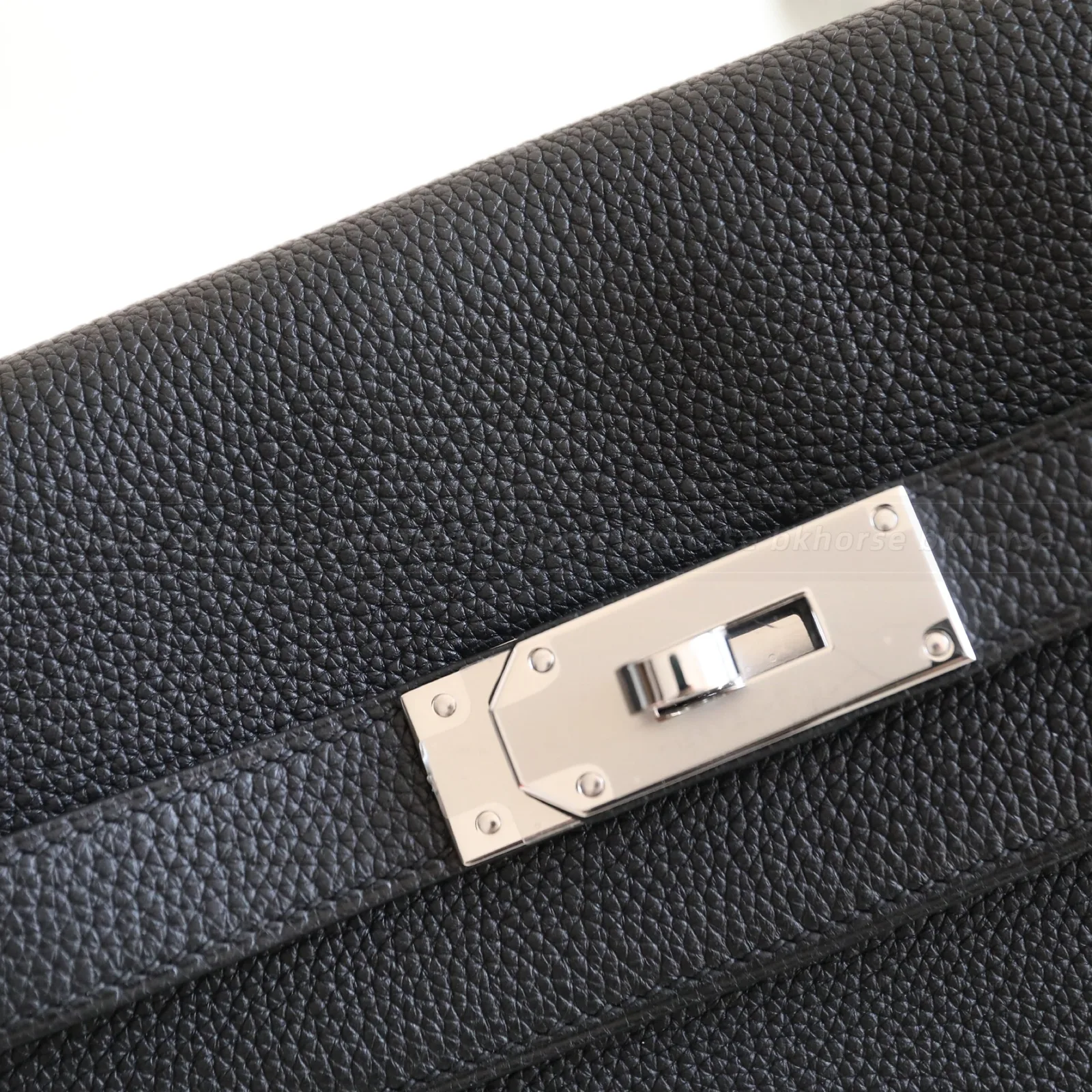 Kelly Messenger PM Black Togo Silver Hardware, série Kelly, cor Noir, couro Togo, ferragens phw, detalhe 5