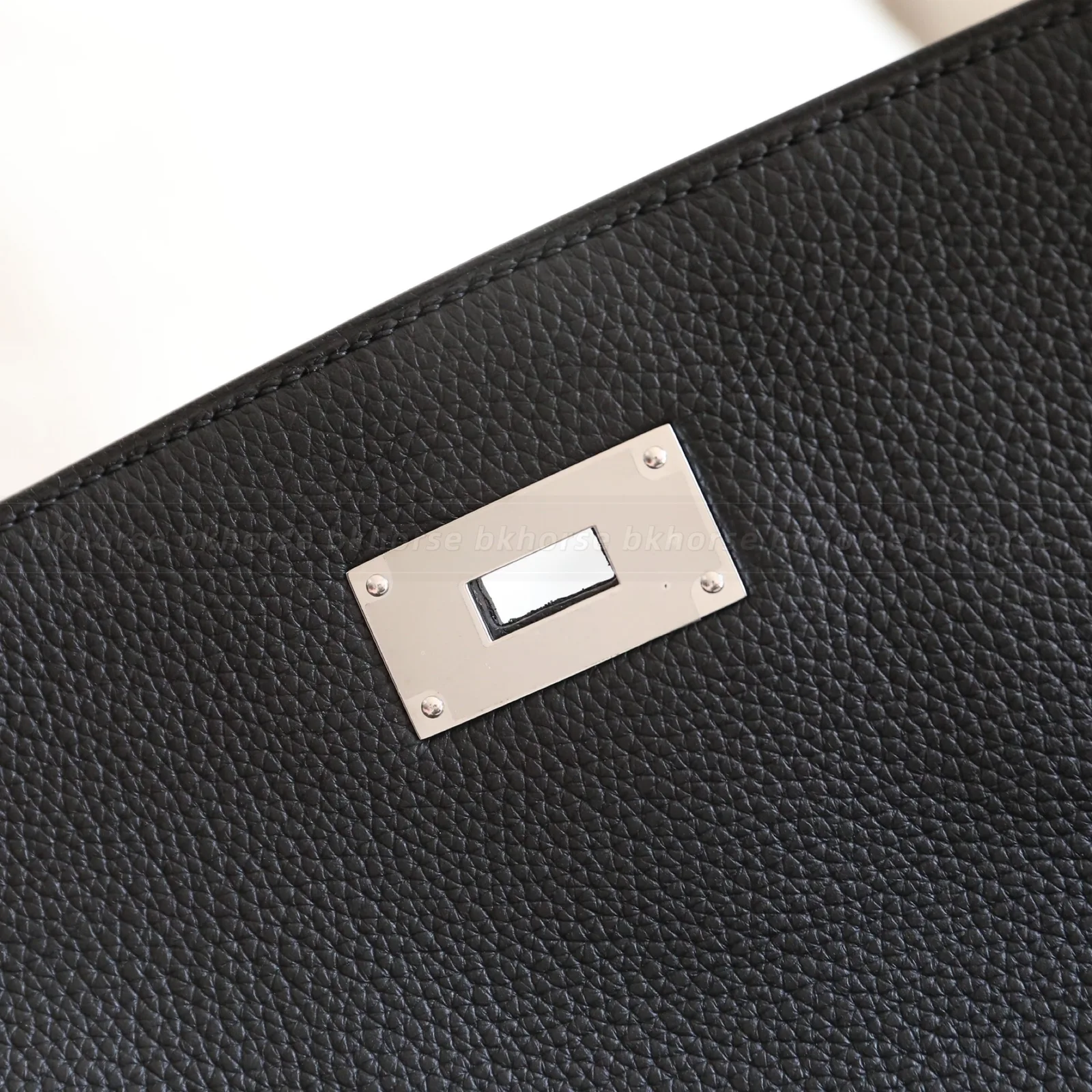 Kelly Messenger PM Black Togo Silver Hardware, série Kelly, cor Noir, couro Togo, ferragens phw, detalhe 11