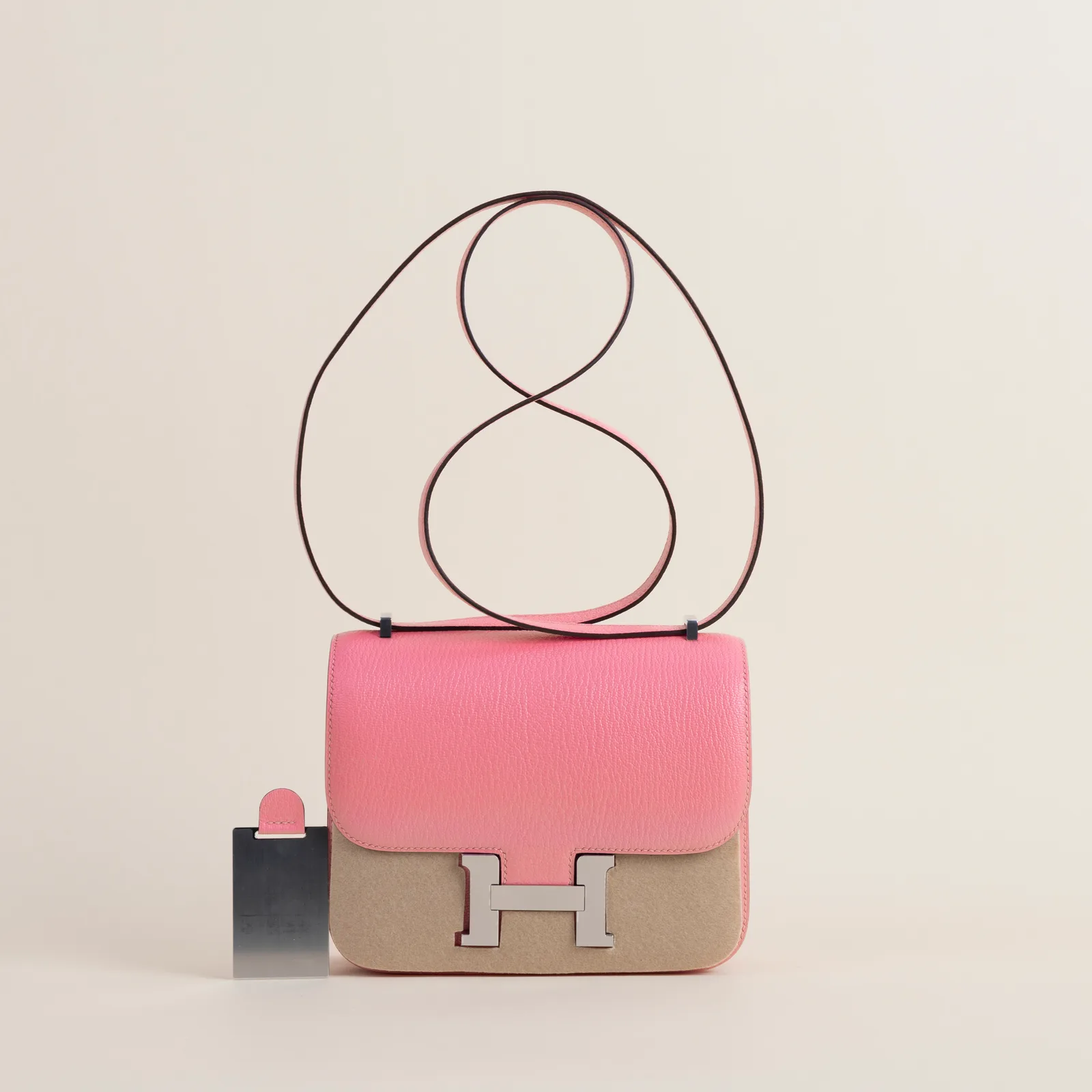 Constance 18CM Chevre 1Q Rose confetti PHW, Constance series, 1Q Rose confetti colorway, Chevre leather, Silver hardware, 18CM size, hero image
