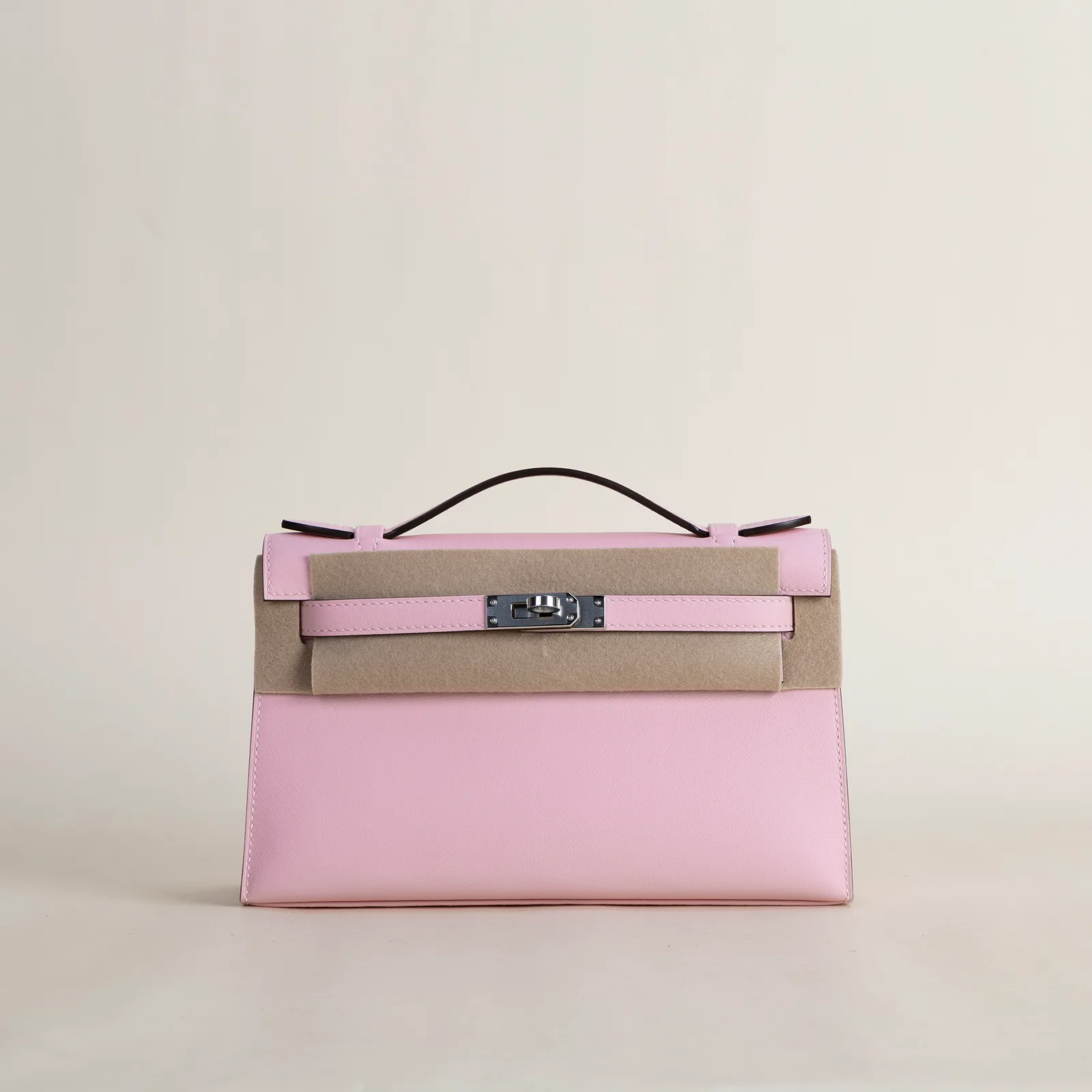 Kelly pochette Swift 3Q Rose sakura PHW, Kelly series, pochette 3Q Rose sakura colorway, Swift leather, Silver hardware, Kelly pochette Swift 3Q Rose