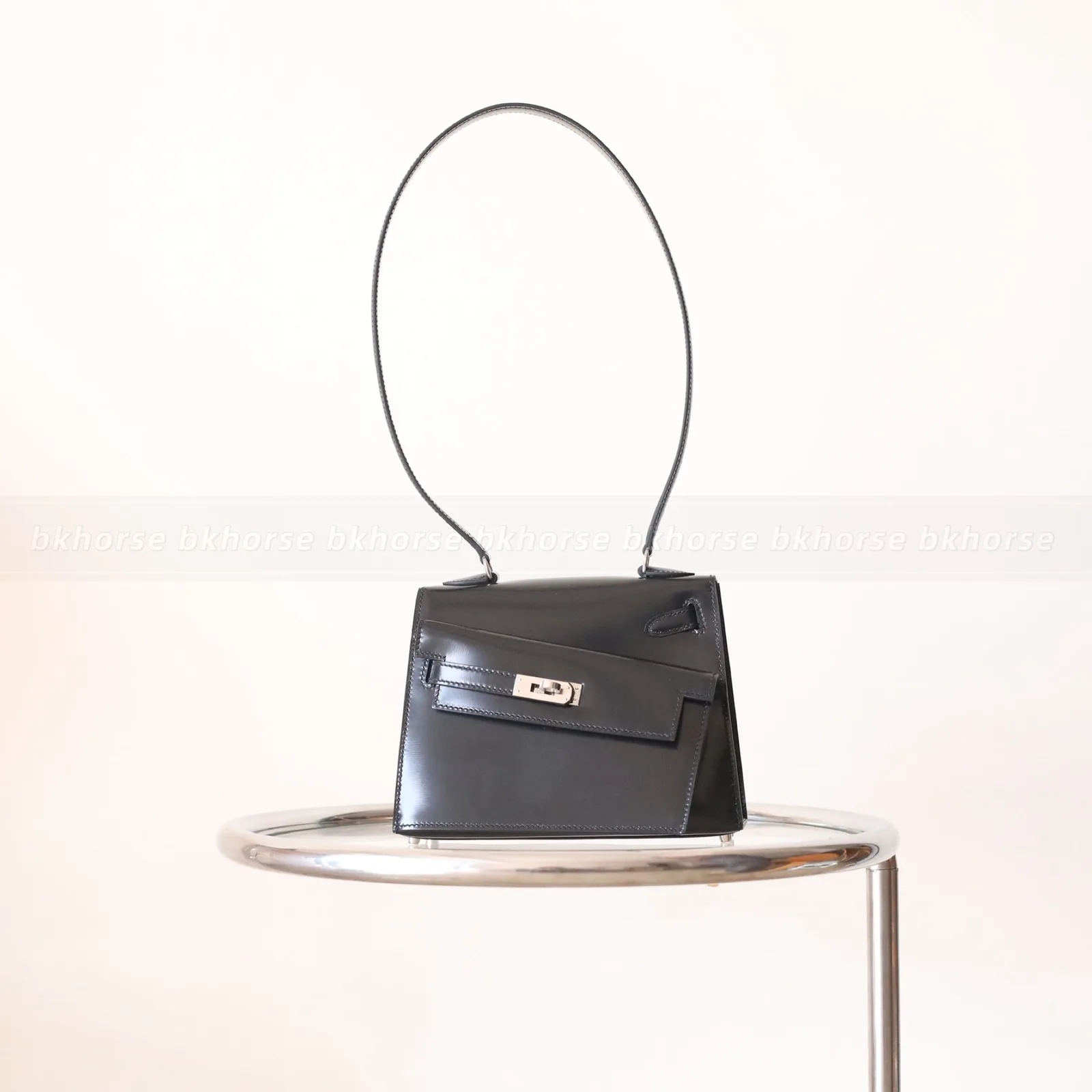 Kelly Desorde Black Box Calf Silver Hardware | Kelly series | hero image Kelly Desorde Black Box Calf Silver Hardware, Kelly series, Noir colorway, Box leather, phw hardware, hero image