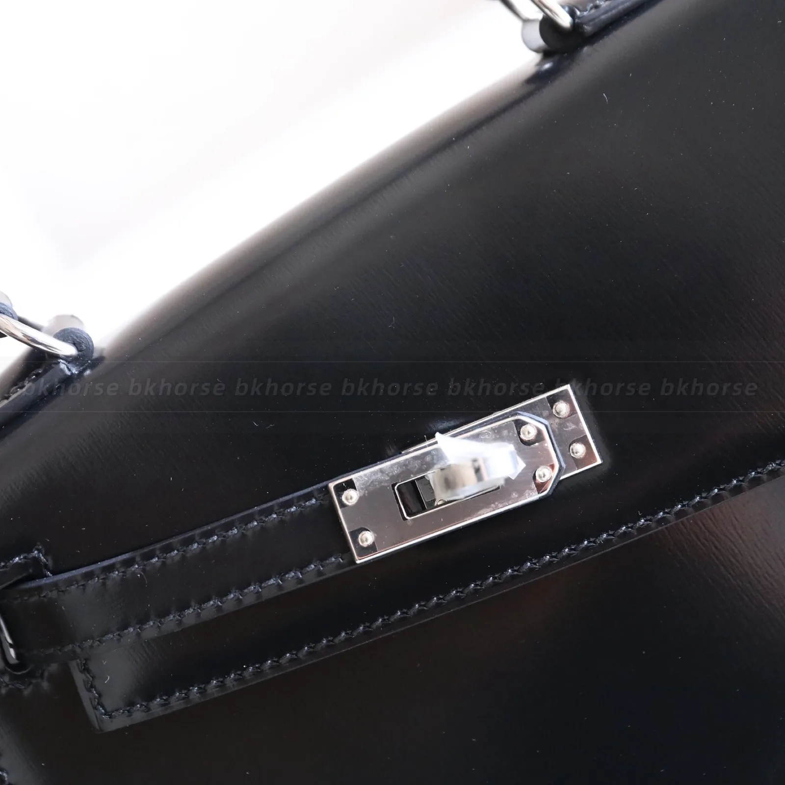 Kelly Desorde Black Box Calf Silver Hardware, Kelly series, Noir colorway, Box leather, phw hardware, detail view 4