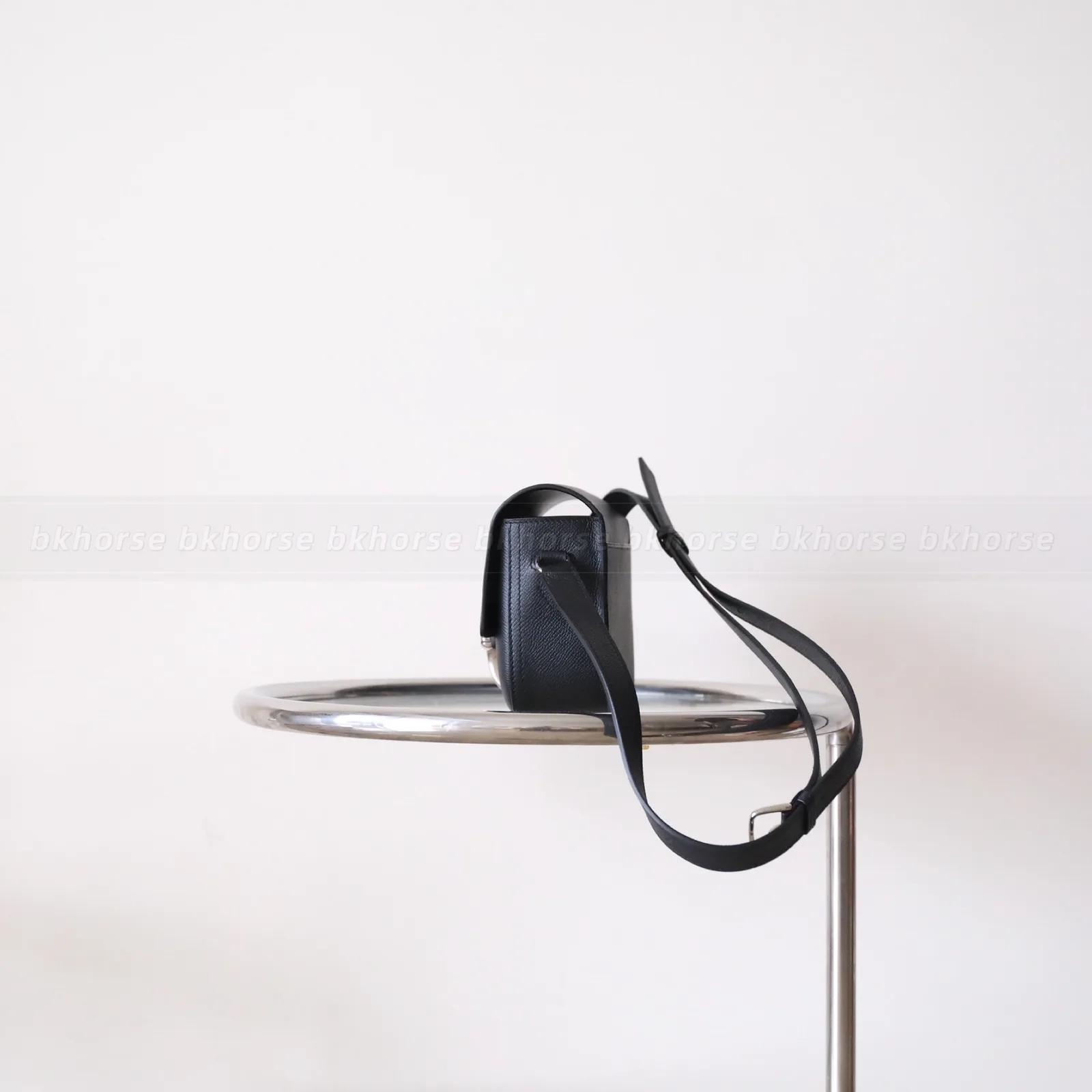 Della Cavalleri Elan 22 Black Epsom Silver Hardware, Other series, Noir colorway, Epsom leather, phw hardware, detail view 2