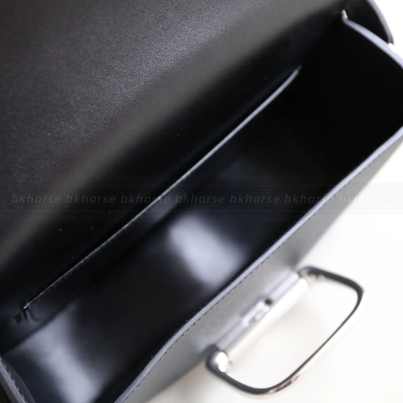 Della Cavalleri Elan 22 Black Epsom Silver Hardware, Other series, Noir colorway, Epsom leather, phw hardware, detail view 12