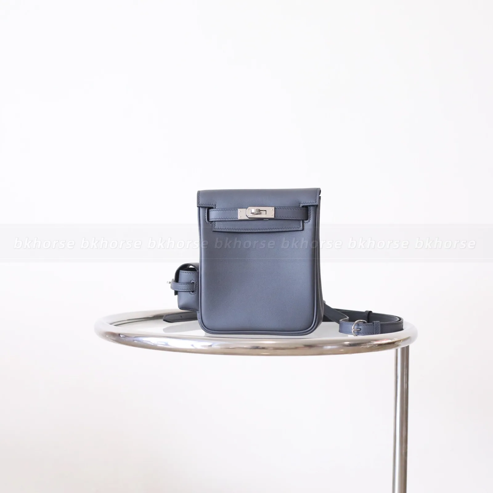 Kelly Jump Gris Misty Swift Silver Hardware | Kelly series | hero image Kelly Jump Gris Misty Swift Silver Hardware, Kelly series, Gris colorway, Swift leather, phw hardware, hero image