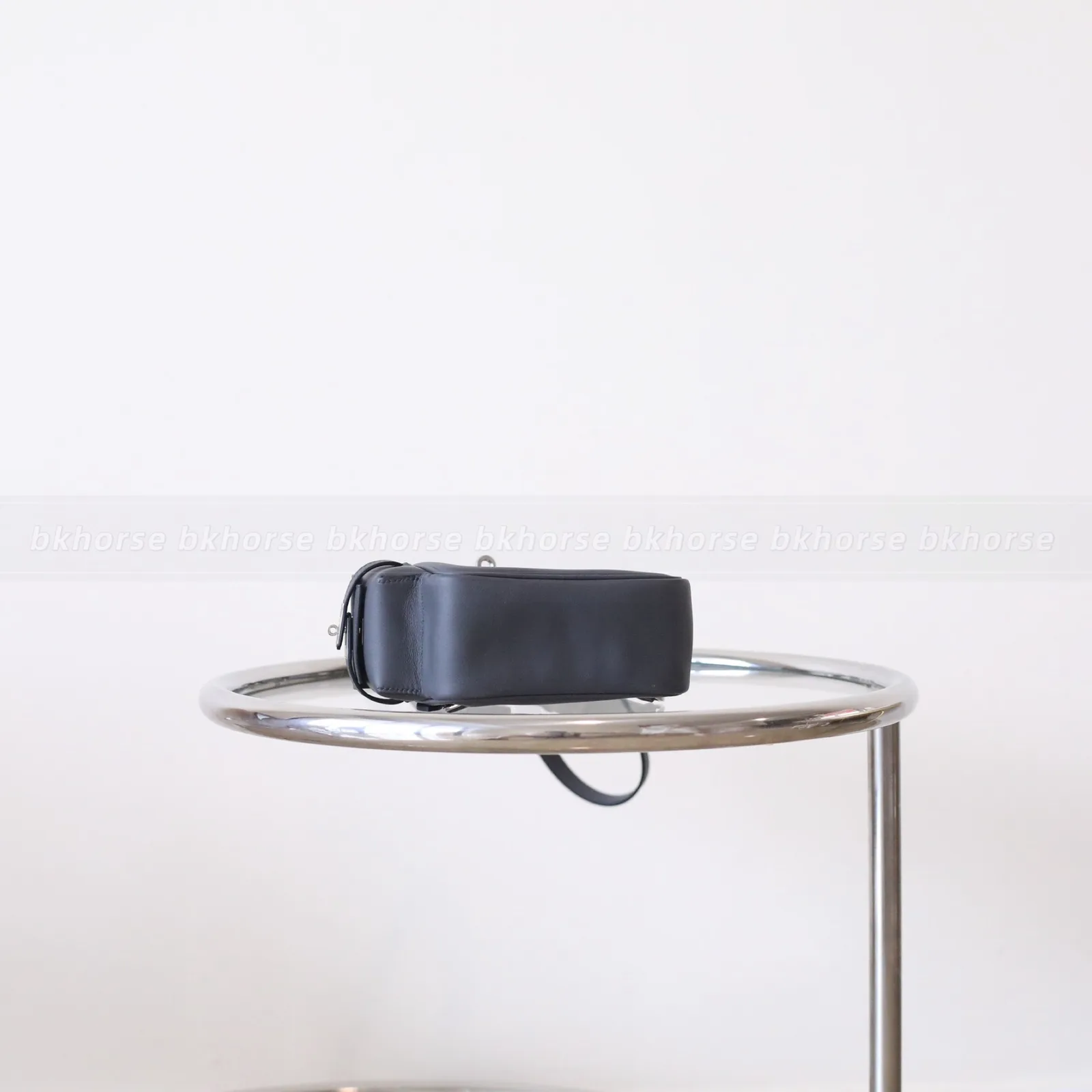 Kelly Jump Gris Misty Swift Silver Hardware, Kelly series, Gris colorway, Swift leather, phw hardware, detail view 3