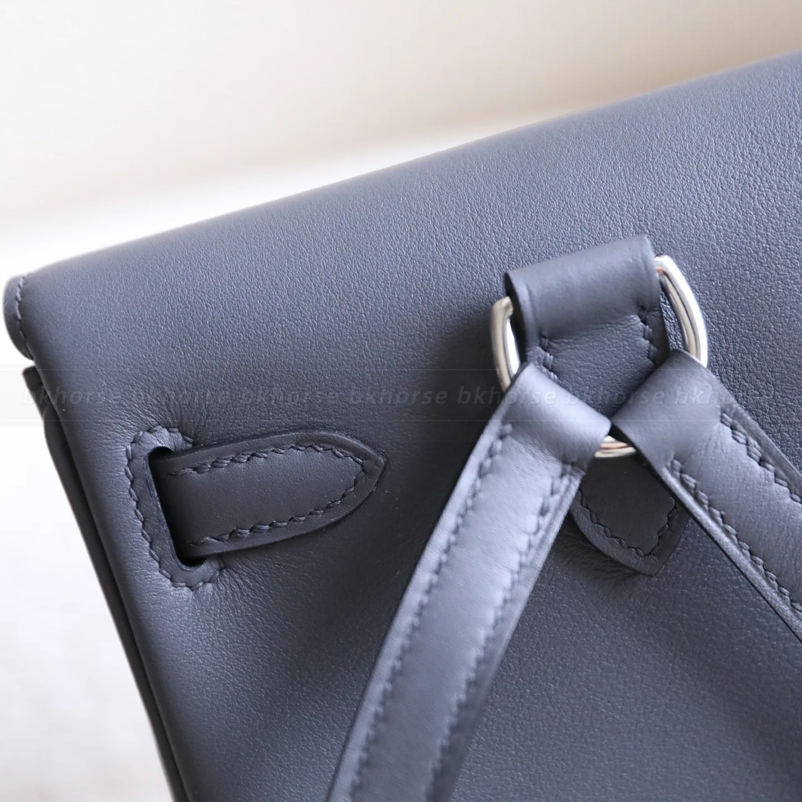 Kelly Jump Gris Misty Swift Silver Hardware, Kelly series, Gris colorway, Swift leather, phw hardware, detail view 7