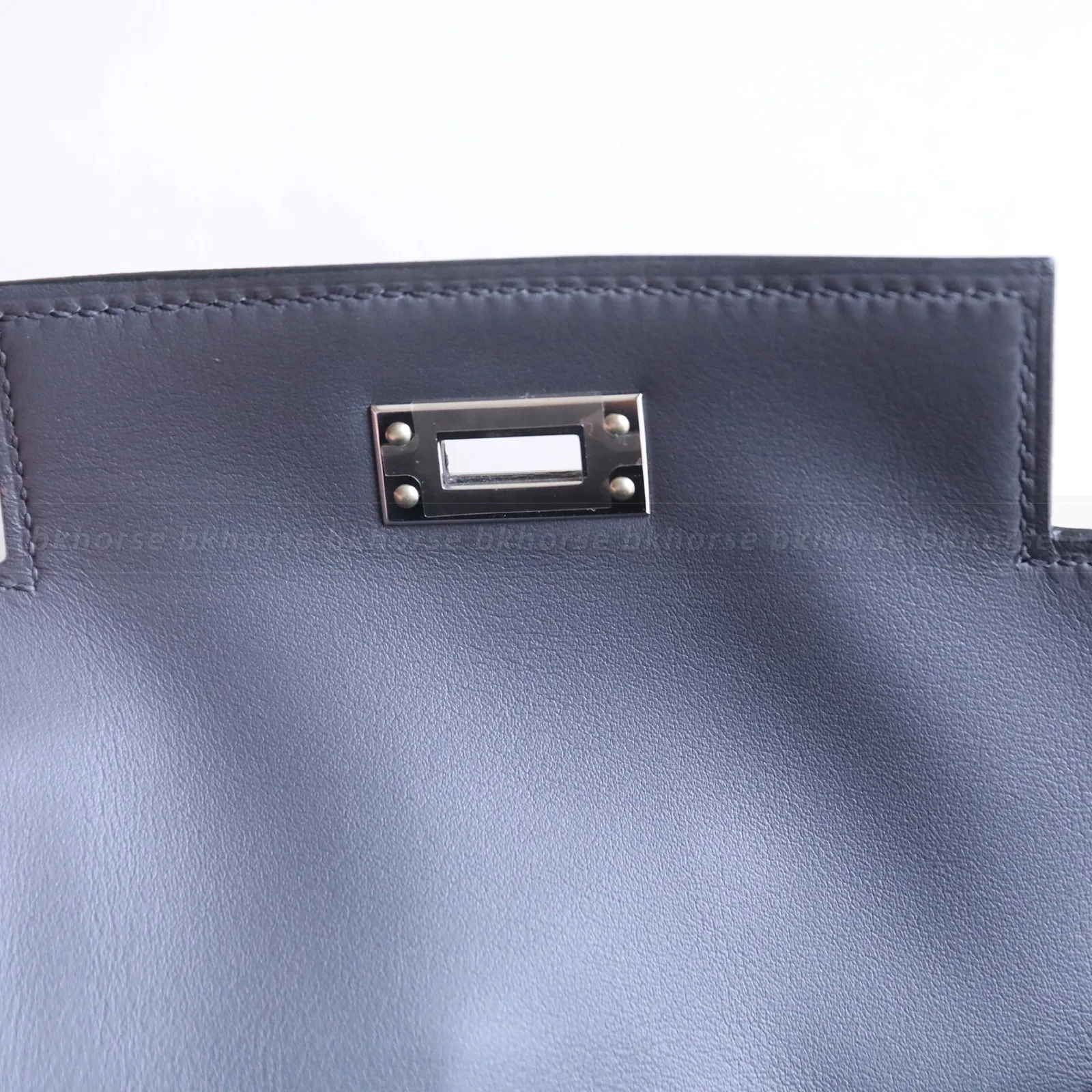 Kelly Jump Gris Misty Swift Silver Hardware, Kelly series, Gris colorway, Swift leather, phw hardware, detail view 10