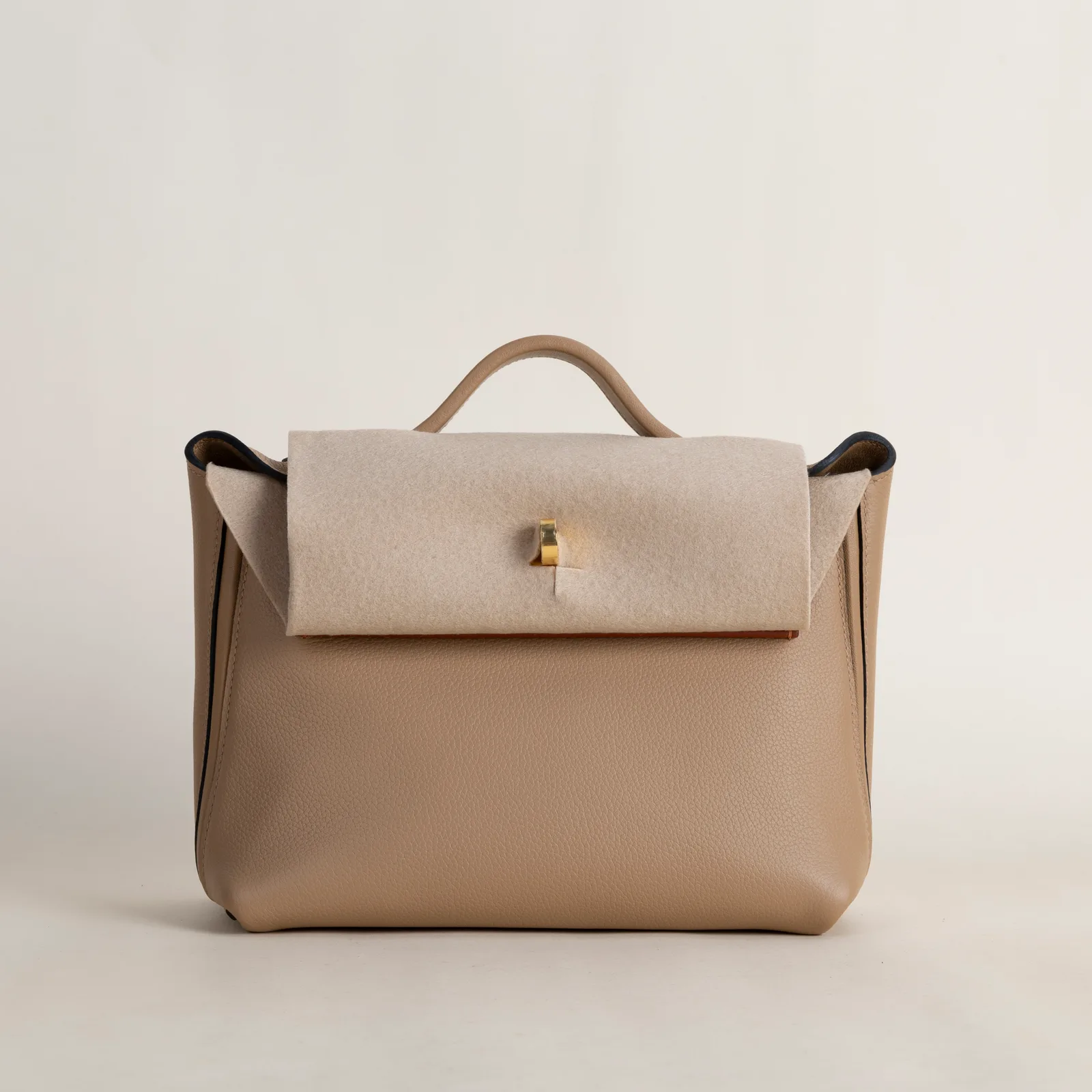 Mini 2424 Evercolor 0M Chai/i2 Nata GHW, Mini 2424 series, 0M Chai/i2 Nata colorway, Evercolor leather, Gold hardware, 10cm size, hero image