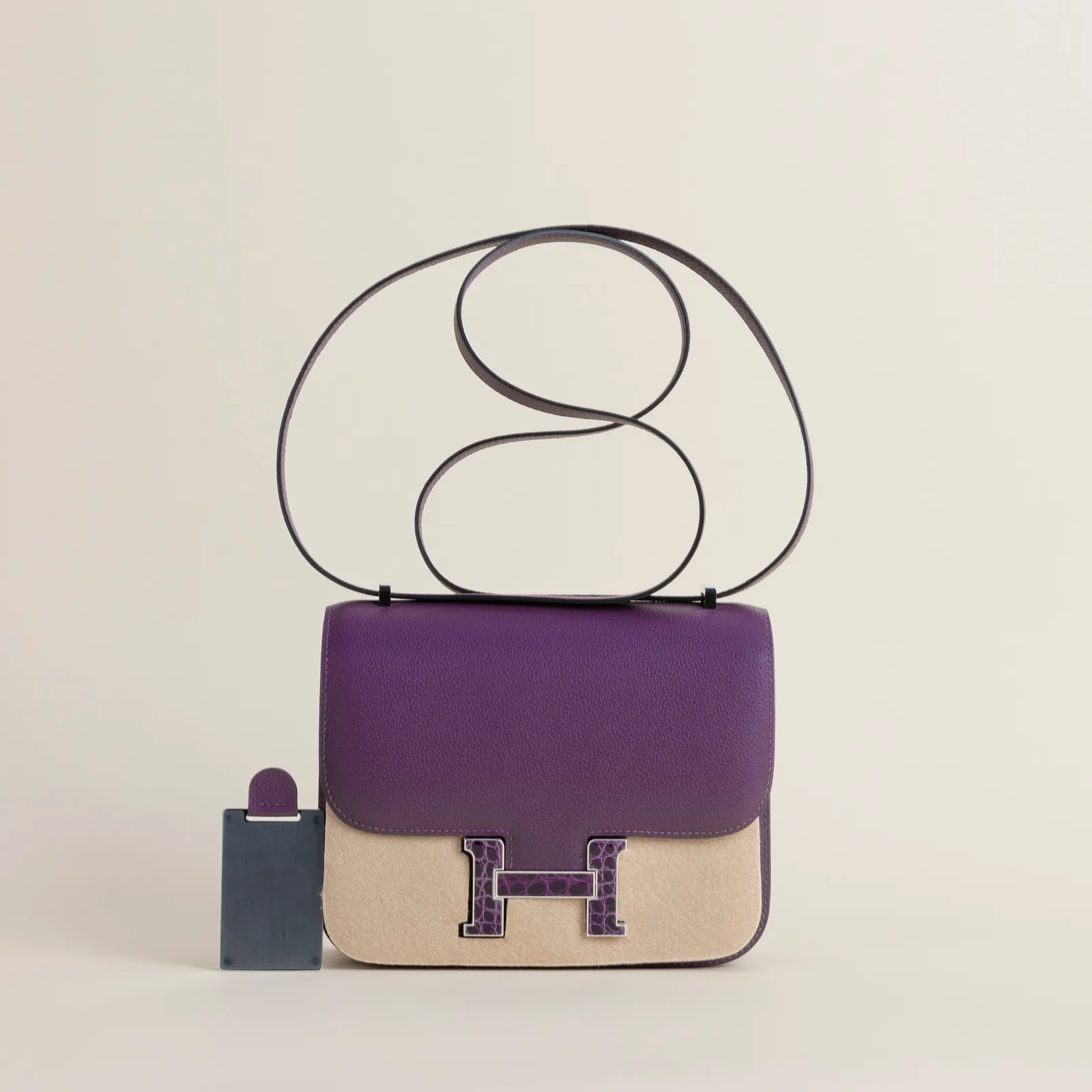 Constance 18CM Chevre N5 Cassis Alligator Amethyst, Constance series, Chevre N5 Cassis Amethyst colorway, Alligator leather, shw hardware, 18CM size