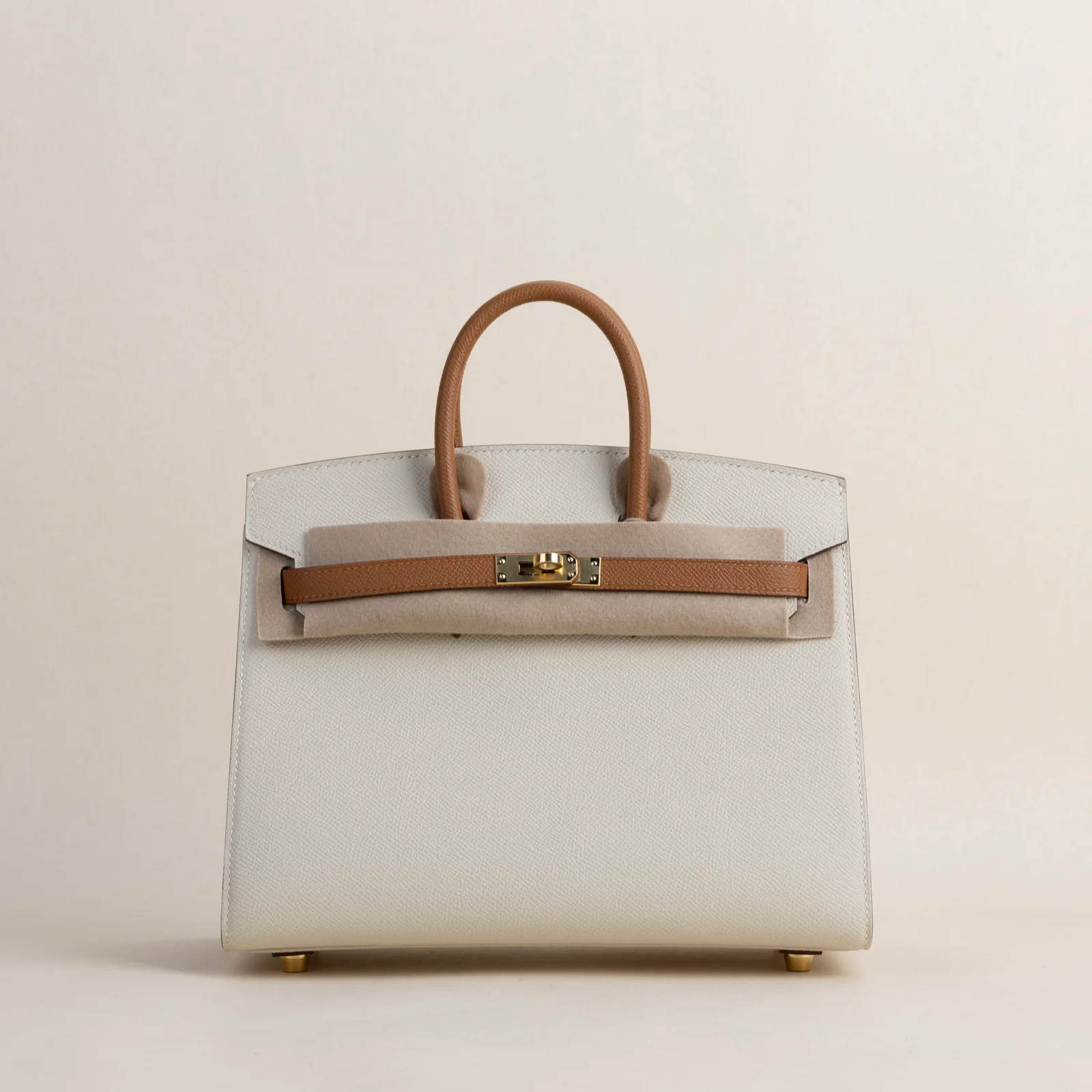 Birkin25cm Sellier Epsom CC10 Craie/37 Gold GHW, Birkin series, Sellier CC10 Craie/37 colorway, Epsom leather, Gold hardware, 25cm size, hero image