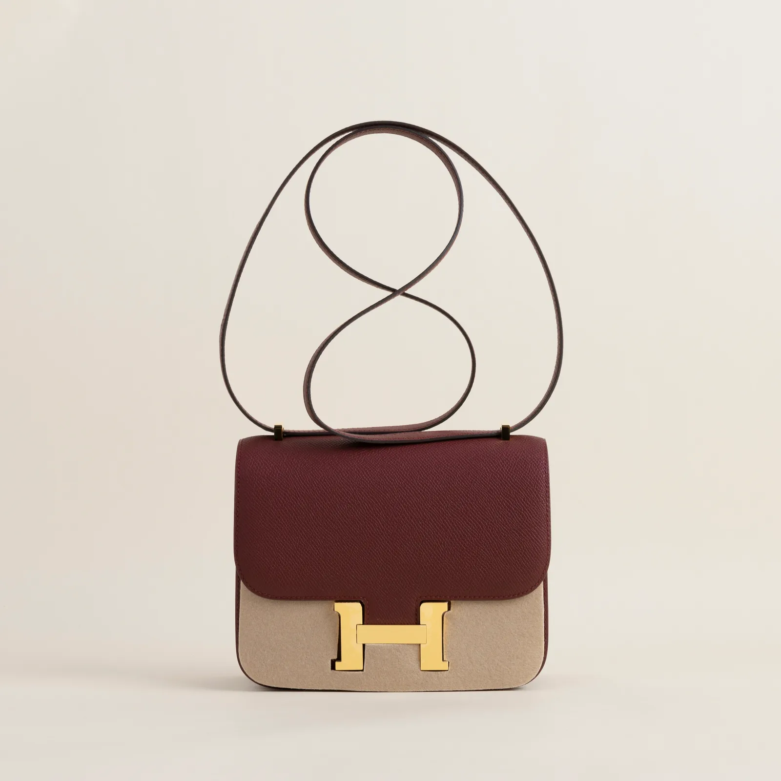 Constance 18CM Epsom 55 Rouge H GHW, Constance series, 55 Rouge H colorway, Epsom leather, Gold hardware, 18CM size, hero image