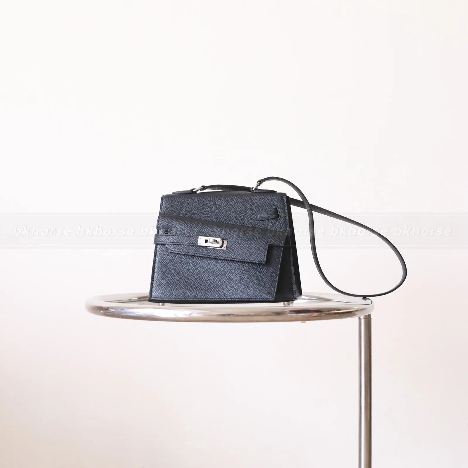Kelly Desordre Black Epsom Silver Hardware, Kelly series, Noir colorway, Epsom leather, phw hardware, detail view 3