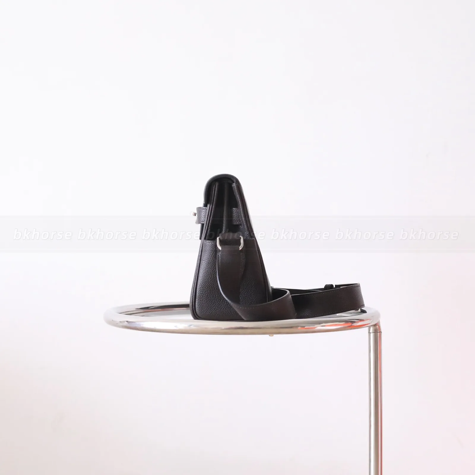 Kelly Messenger PM Ebene Faubourg Barenia Silver Hardware, série Kelly, cor Silver, couro Kelly Messenger Pm Ebene Faubourg Barenia Silver Hardware Si