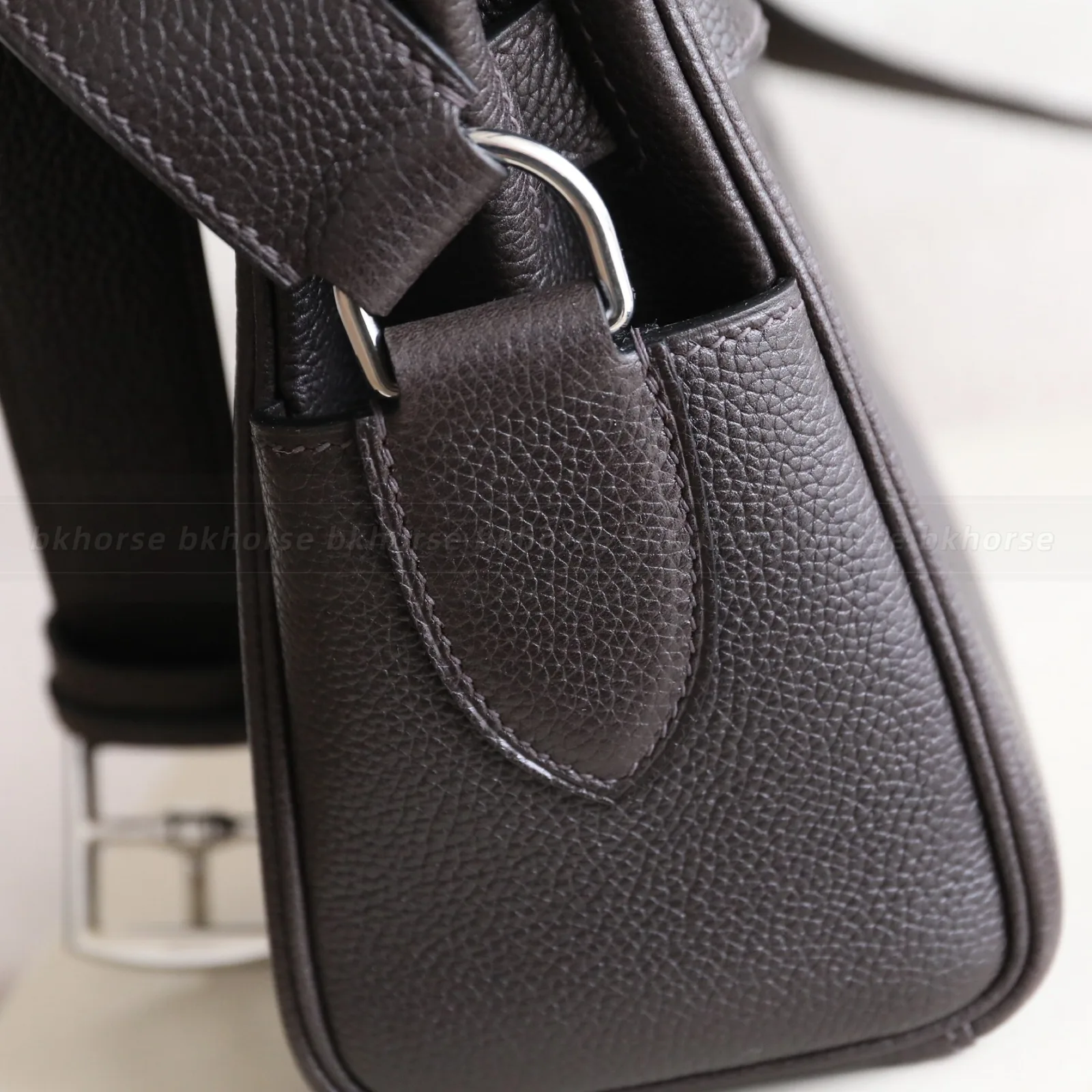 Kelly Messenger PM Ebene Faubourg Barenia Silver Hardware, série Kelly, cor Silver, couro Kelly Messenger Pm Ebene Faubourg Barenia Silver Hardware Si