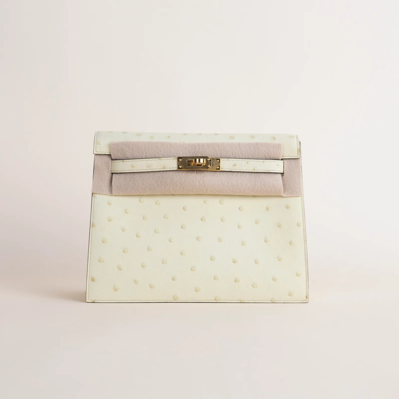 Kelly Danse Ostrich 3C Parchemin GHW, Kelly series, Danse Ostrich 3C Parchemin colorway, Box leather, Gold hardware, Kelly Danse Ostrich 3C Parchemin