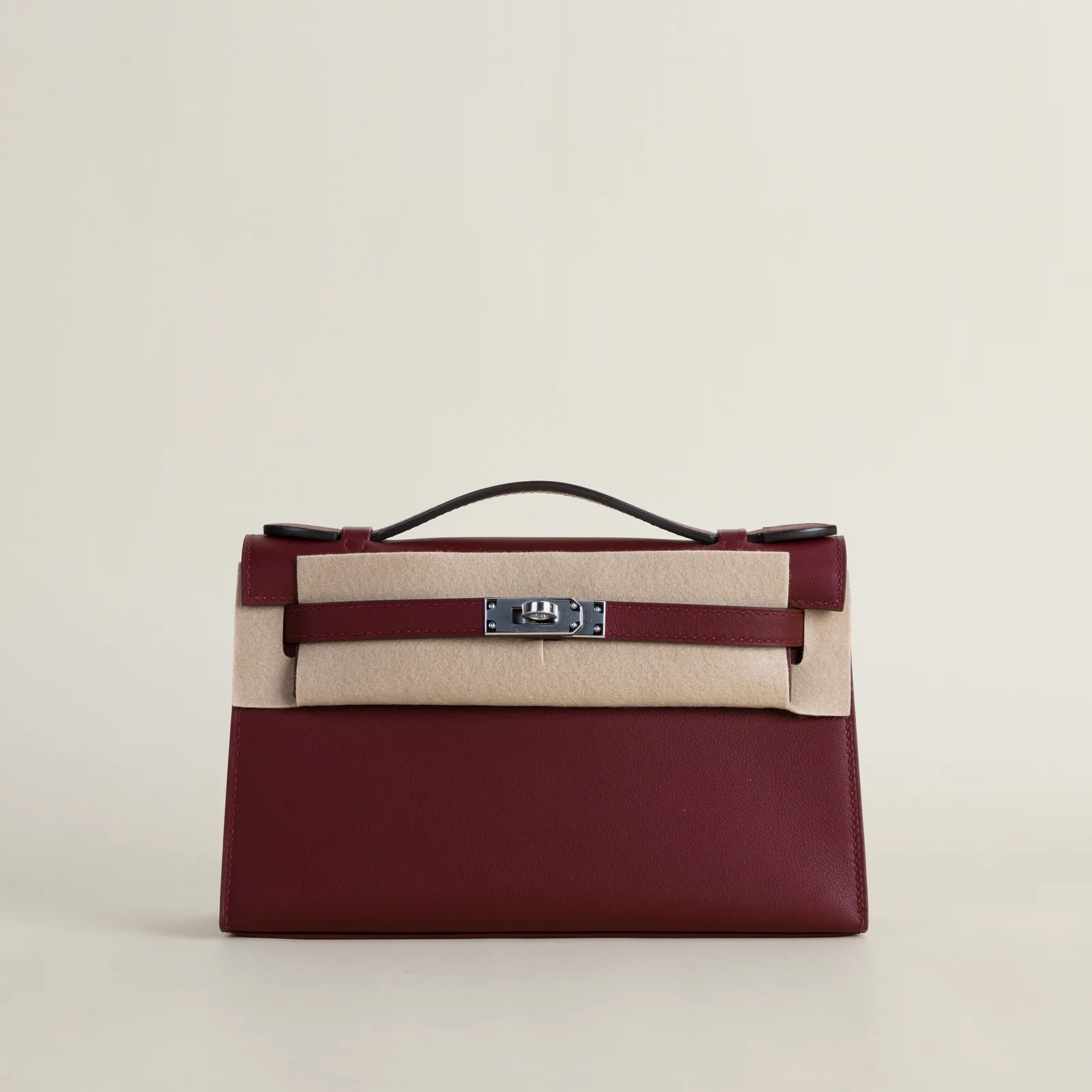 Kelly pochette Swift 55 Rouge H GHW, Kelly series, pochette 55 Rouge H colorway, Swift leather, Gold hardware, Kelly pochette Swift 55 Rouge H GHW Kel