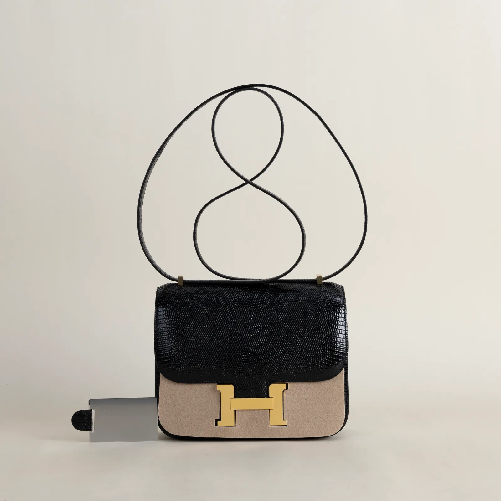 Constance 18CM lizard 89 Noir GHW, Constance series, lizard 89 Noir colorway, Lizard leather, Gold hardware, 18CM size, hero image