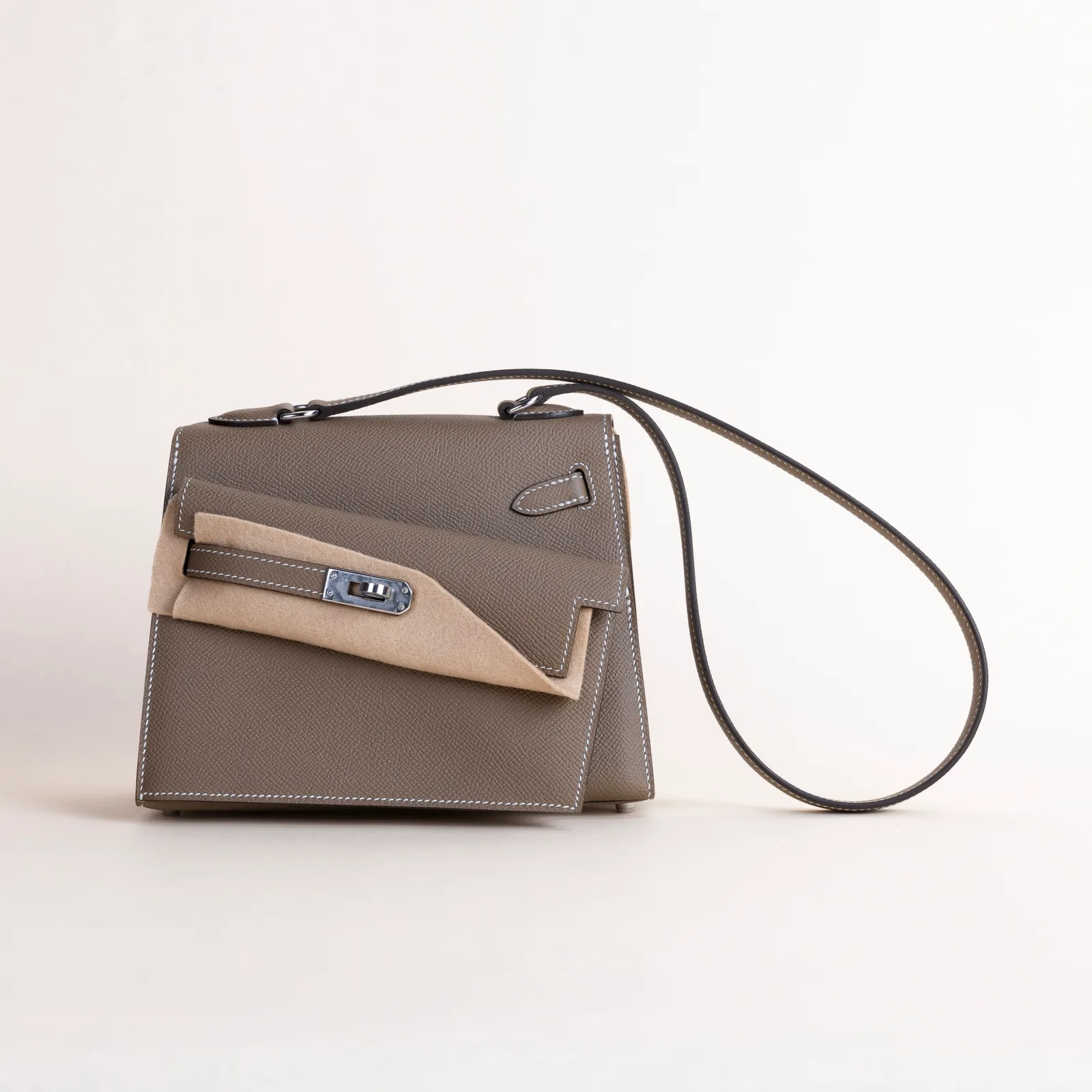 Kelly Disorder Epsom CK18 Etoupe PHW, Kelly series, Disorder CK18 Etoupe colorway, Epsom leather, Silver hardware, 58cm size, hero image