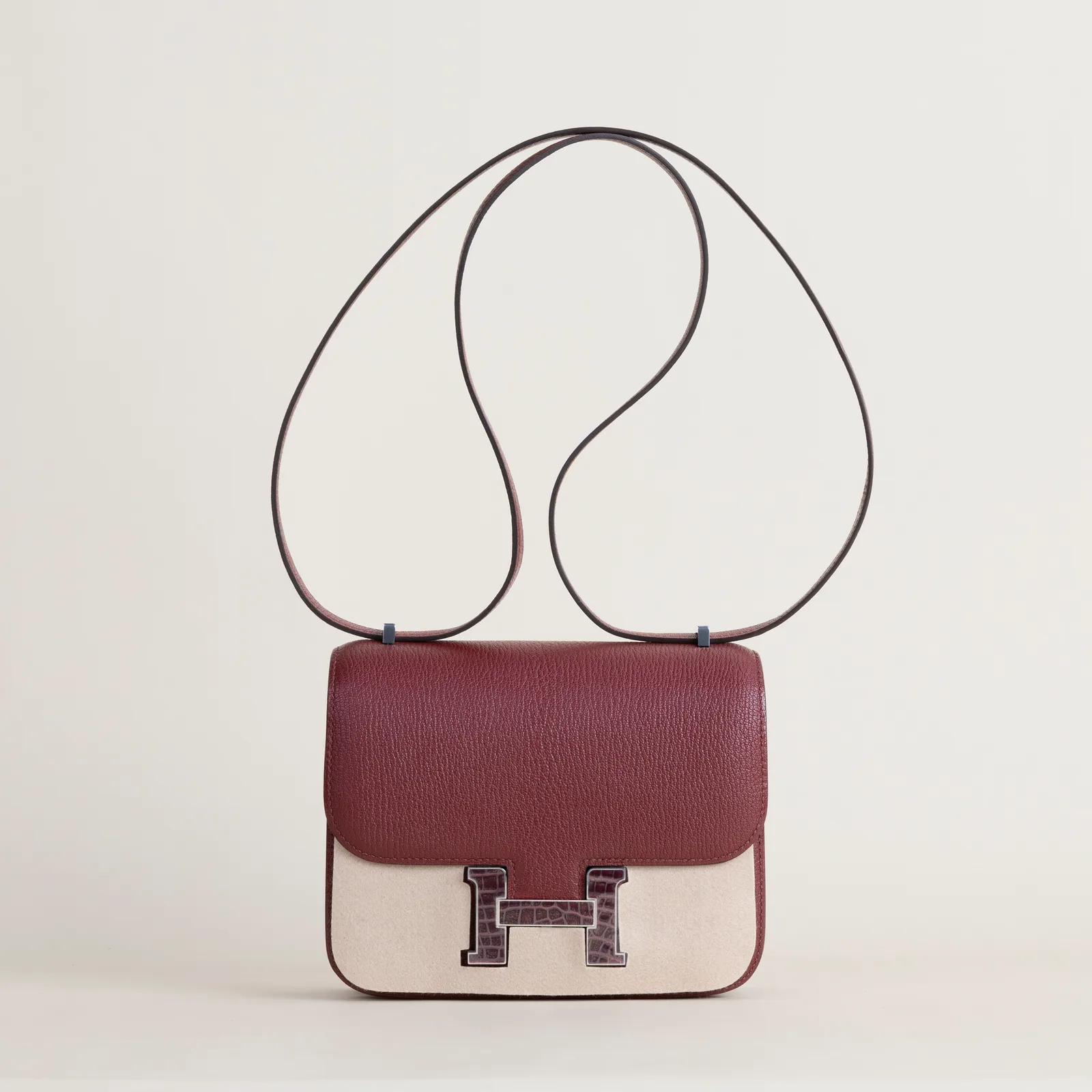 Constance 18CM Chevre 55 Rouge H PHW, Constance series, 55 Rouge H colorway, Chevre leather, Silver hardware, 18CM size, hero image